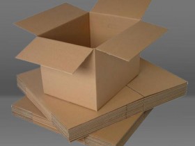 牛皮纸箱